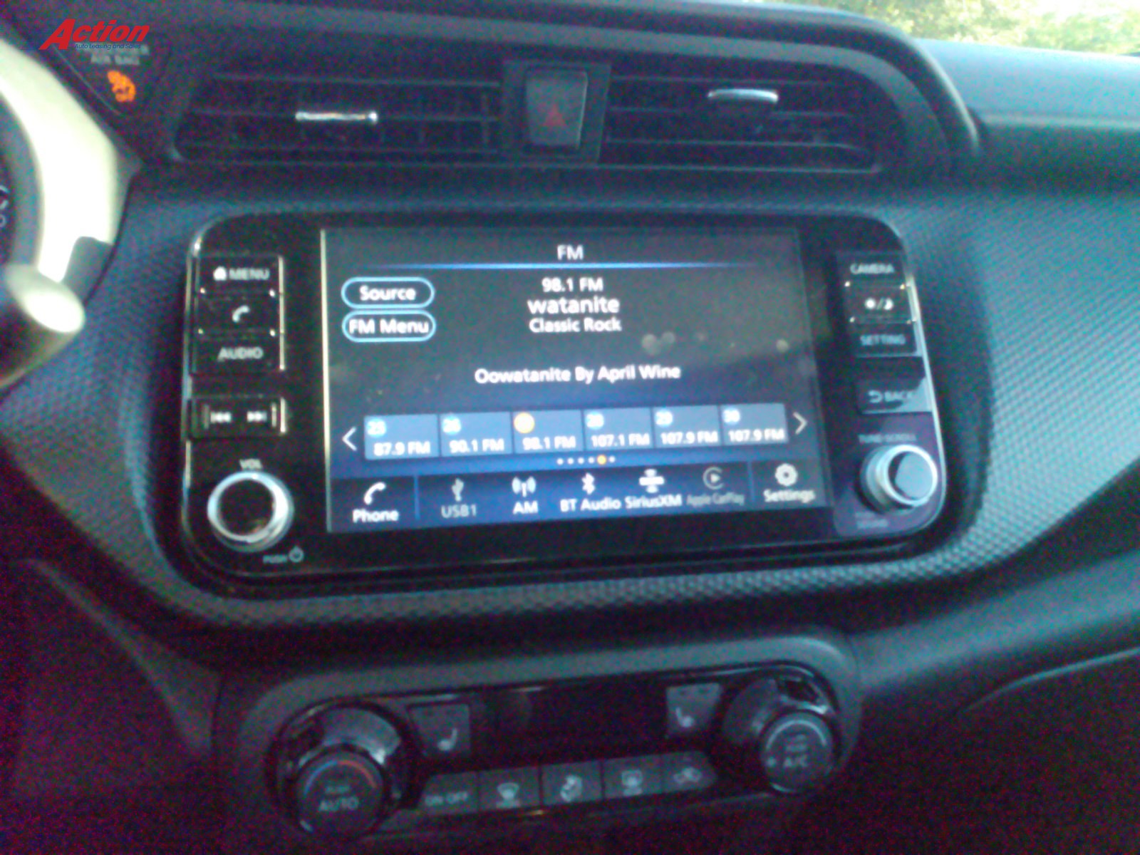 2025 Nissan Kicks Play